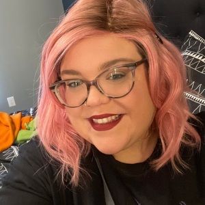 Meet your Posher, Carrie